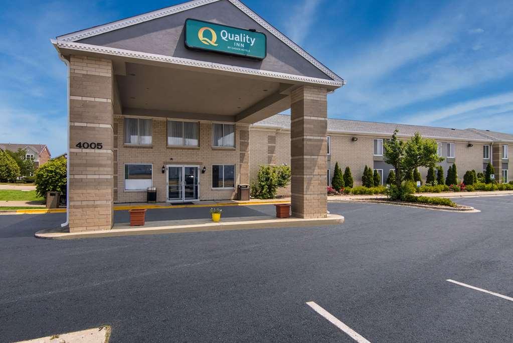 Quality Inn Aurora - Naperville Area Dış mekan fotoğraf